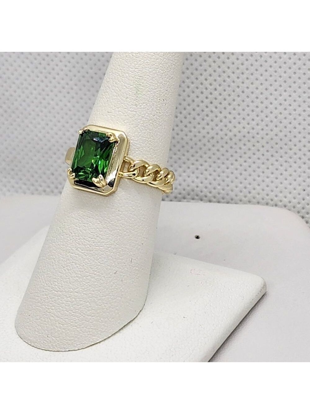 Brand New Sterling Silver 925 Green Gemstone Twist Ring